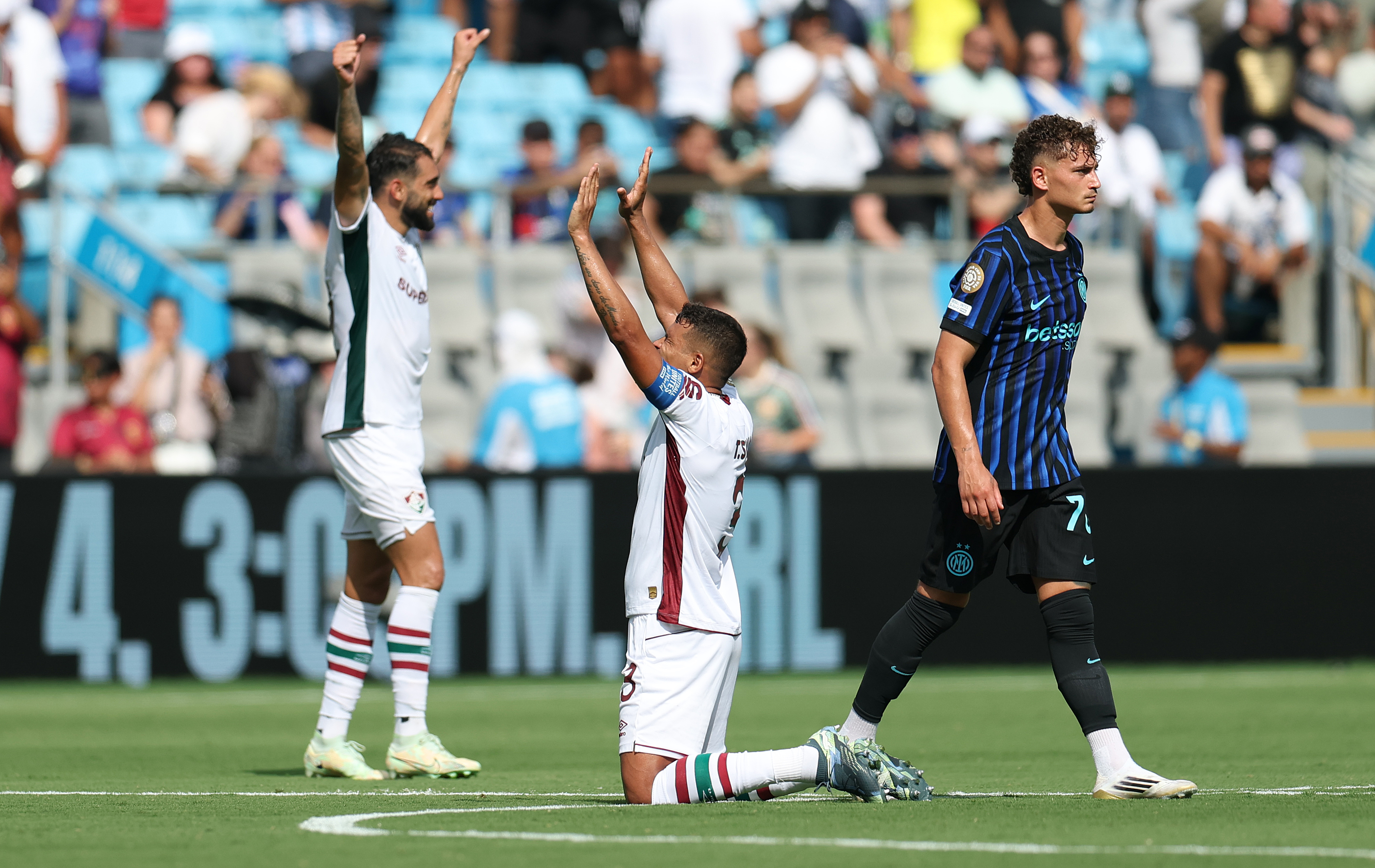 匈牙利队在场上表现低迷，输掉比赛的简单介绍