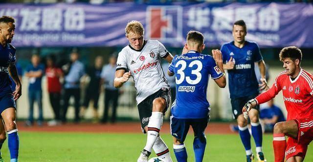 沃尔夫斯堡坚守主场迎战沙尔克 沃尔夫斯堡坚守主场迎战沙尔克