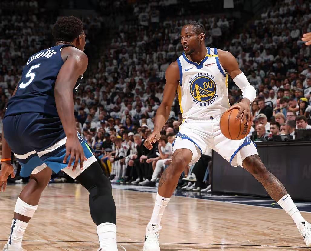 欧美巨塔队在国际篮球大赛中取得胜利的简单介绍 欧美巨塔队在国际篮球大赛中取得胜利的简单介绍