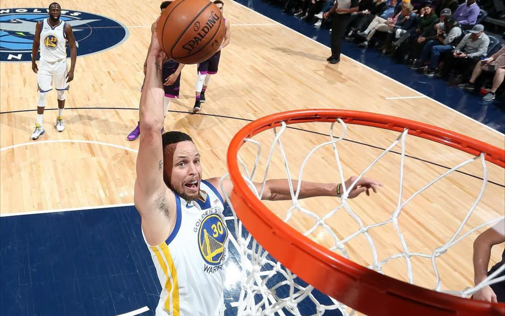 包含篮球热度飙升,网友热议不断的词条 包含篮球热度飙升,网友热议不断的词条