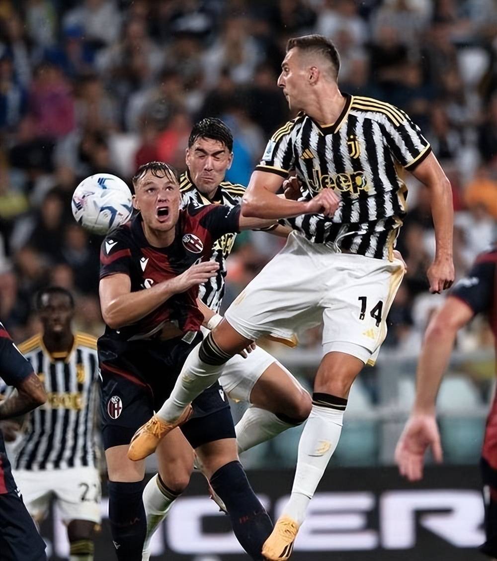 开云体育在线-尤文图斯不敌巴塞罗那,遗憾告终