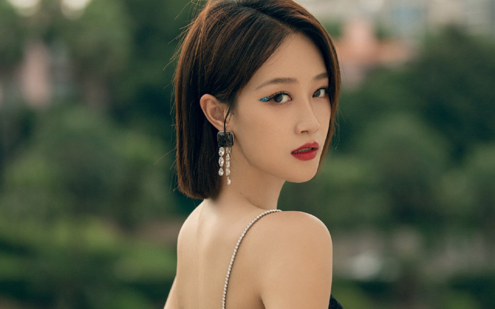 东决关键战现跨时空对决,雷霆狂胜广东队之谜