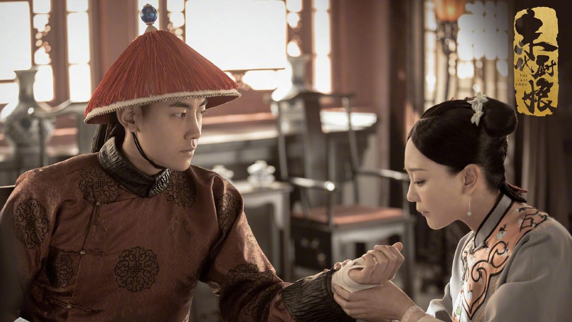 破晓之焰与钢铁洪流，战火交织的绿茵场与硬木地