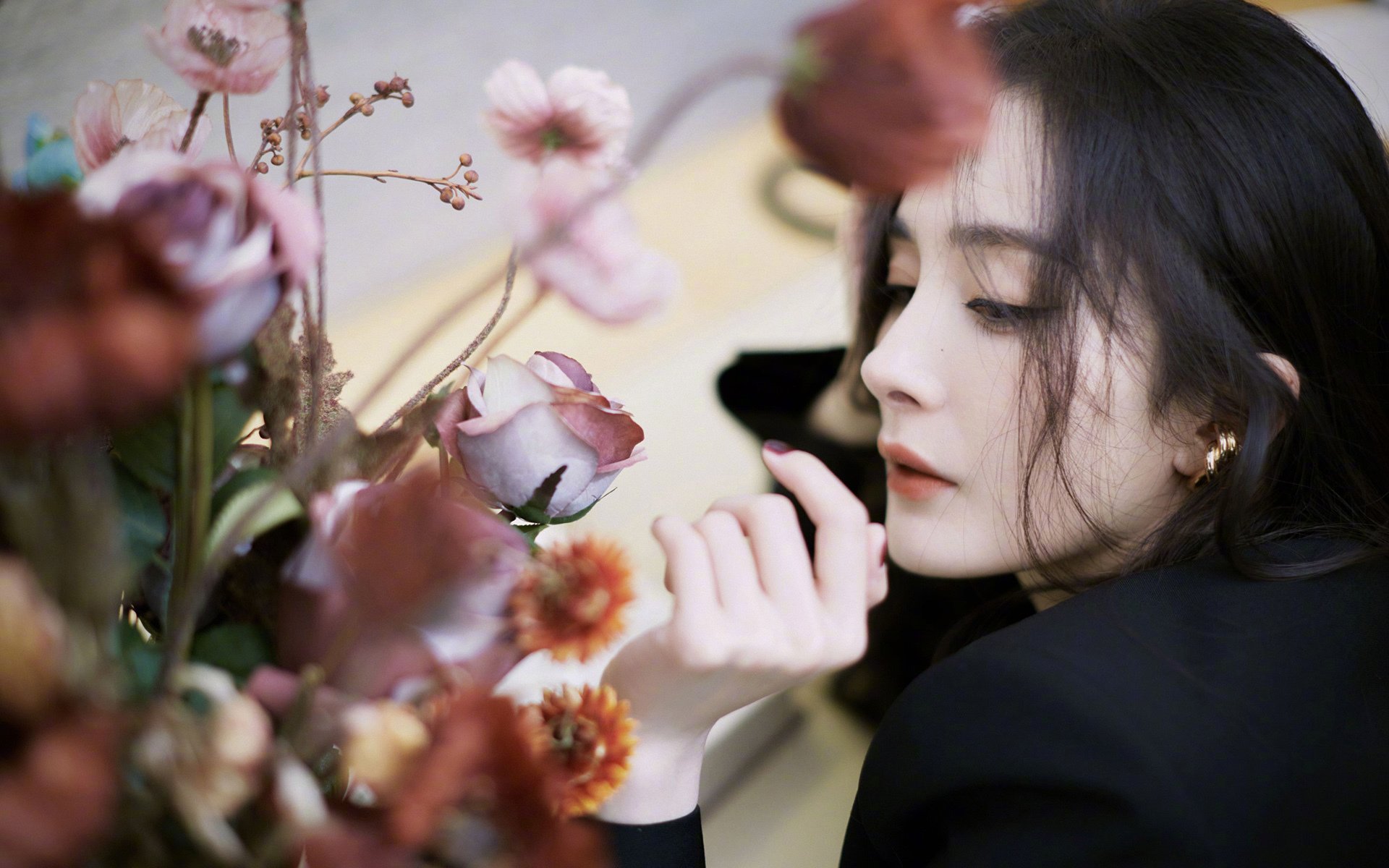 终场哨响，引擎轰鸣，当哈登在F1街道赛接管比赛