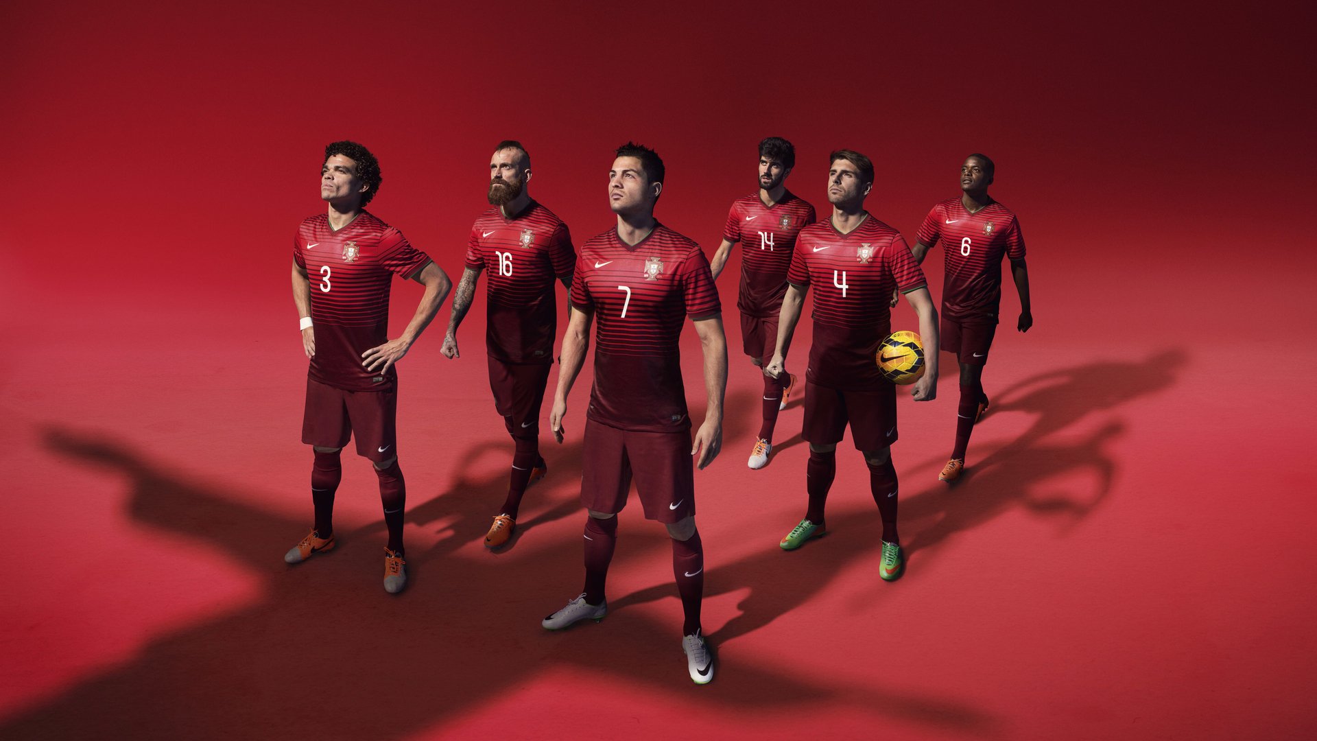 开云体育中国-终场哨响时，他听见十四年前的回声