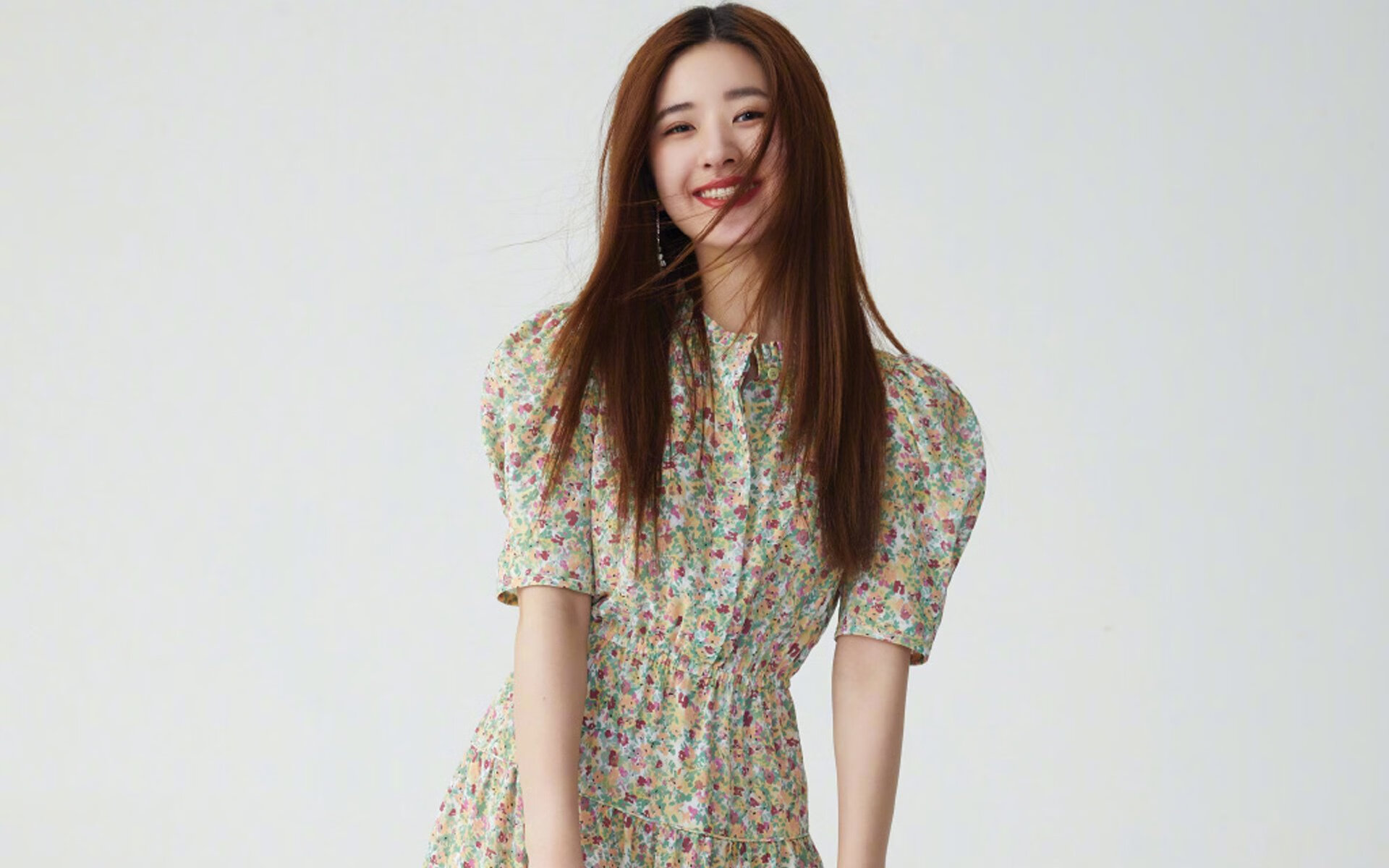 当橙色闪电劈开蓝色狂潮，萨卡的唯一性与足球的终极答案