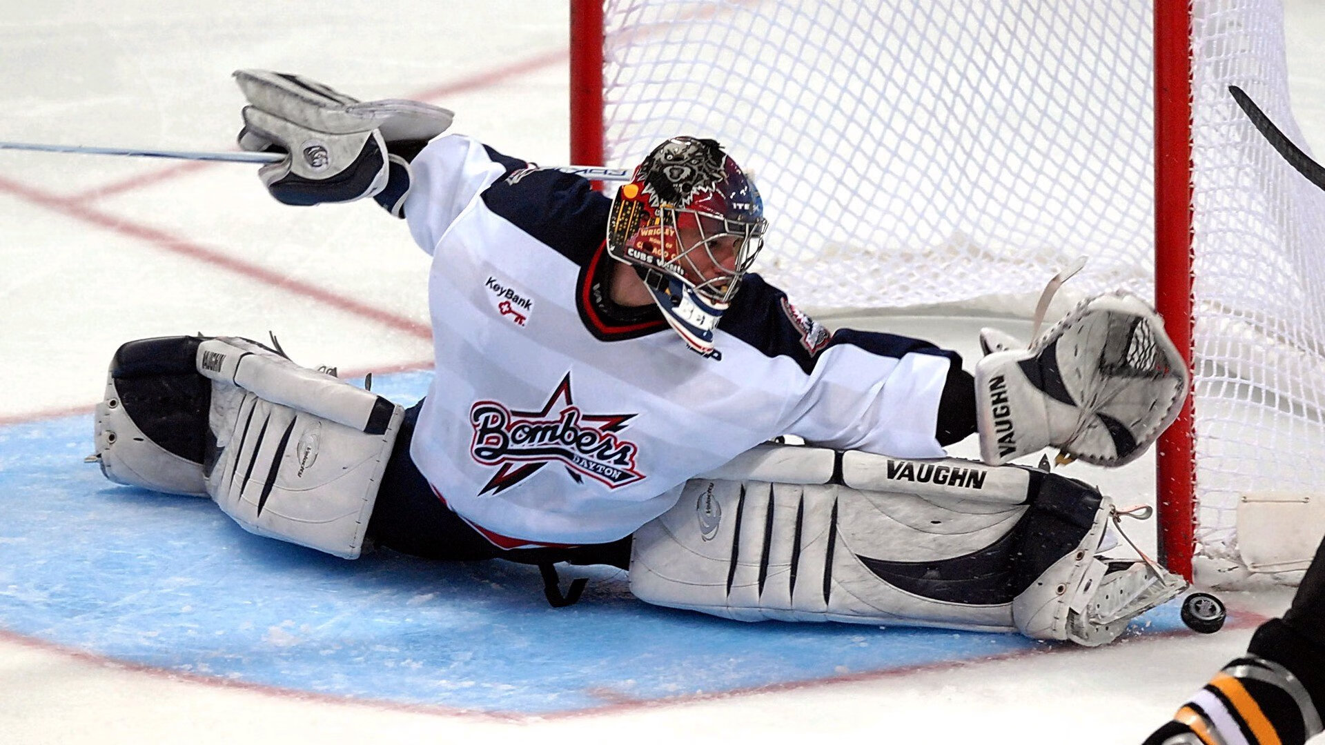 勇士力克老鹰,马克西在美加墨世界杯接管比赛,闪耀足球新时代